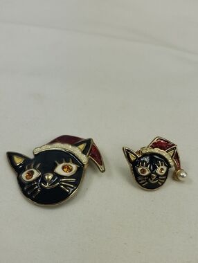 Betsey Johnson Christmas Cat Brooch and Pin with Red Stocking Cap